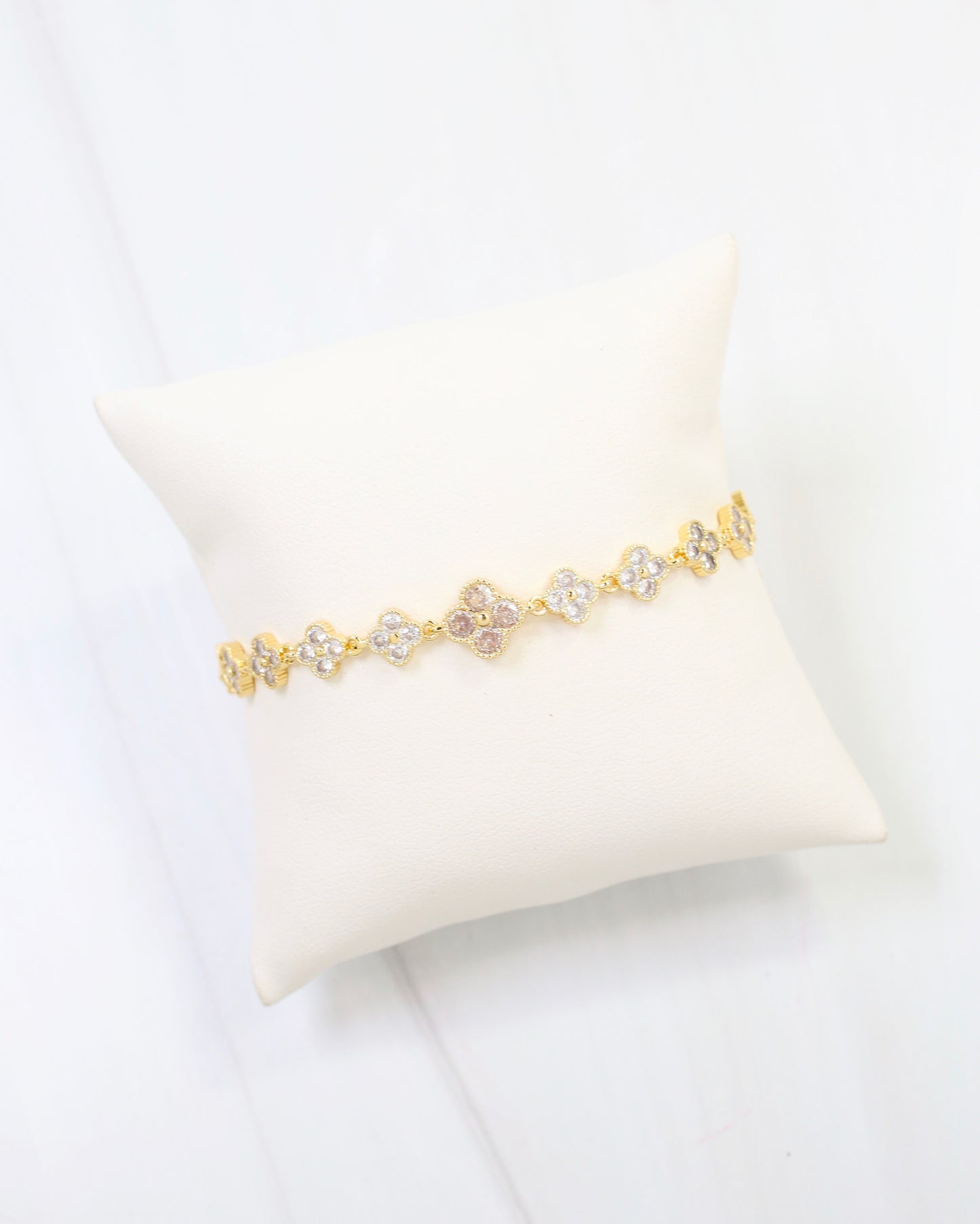 Clovis CZ Clover Bracelet WR Gold
