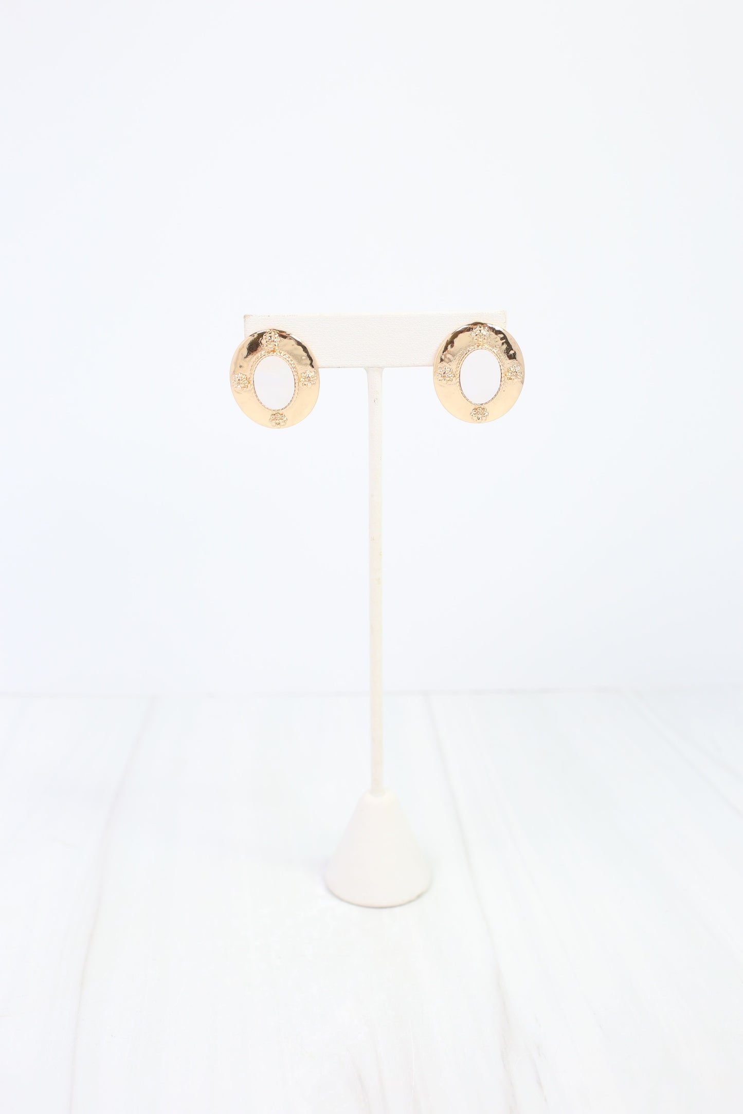 Carthage Oval Earring Mother Of Pearl