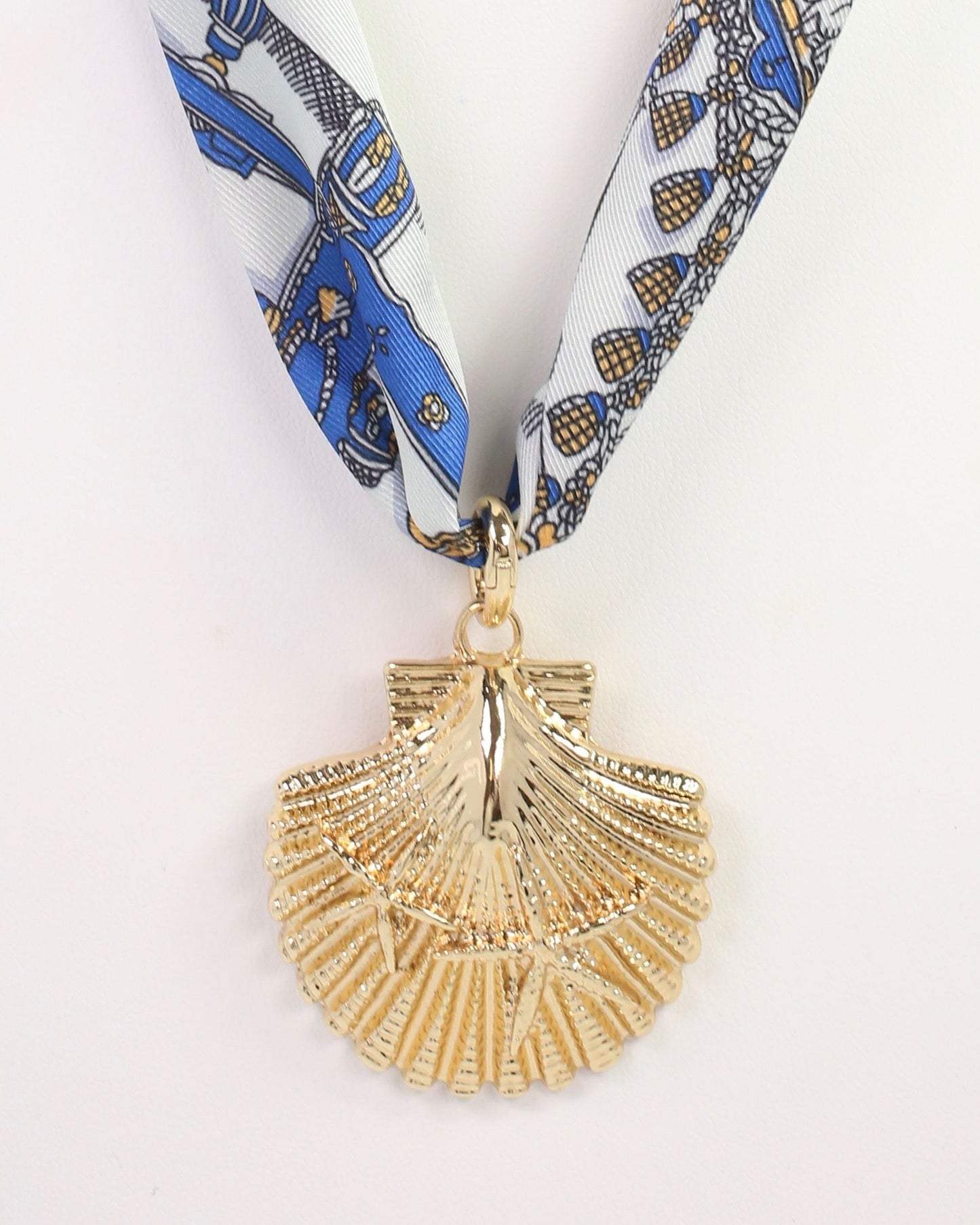 Santana Shell Charm Gold