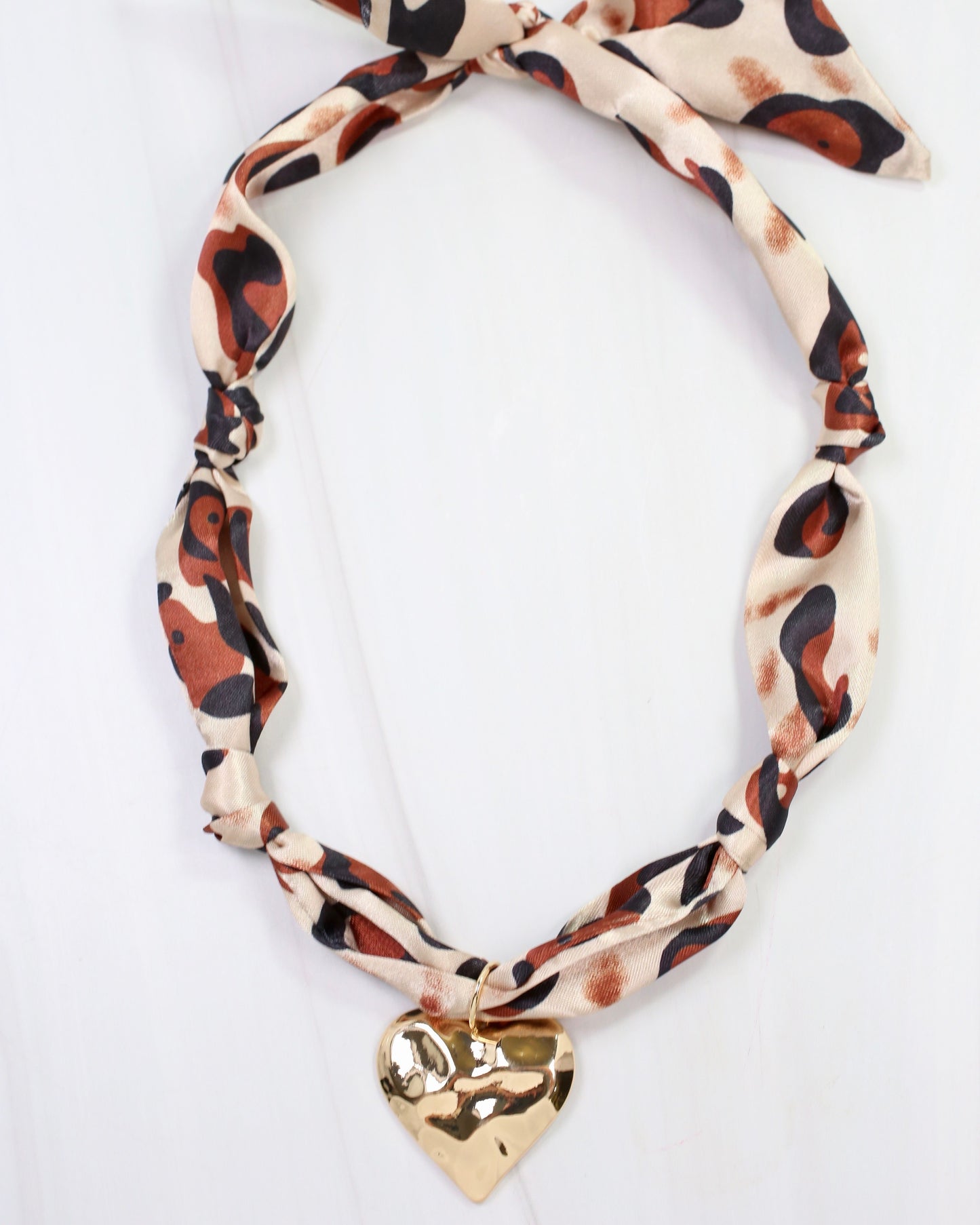 Plaines Heart Charm Scarf Necklace Leopard
