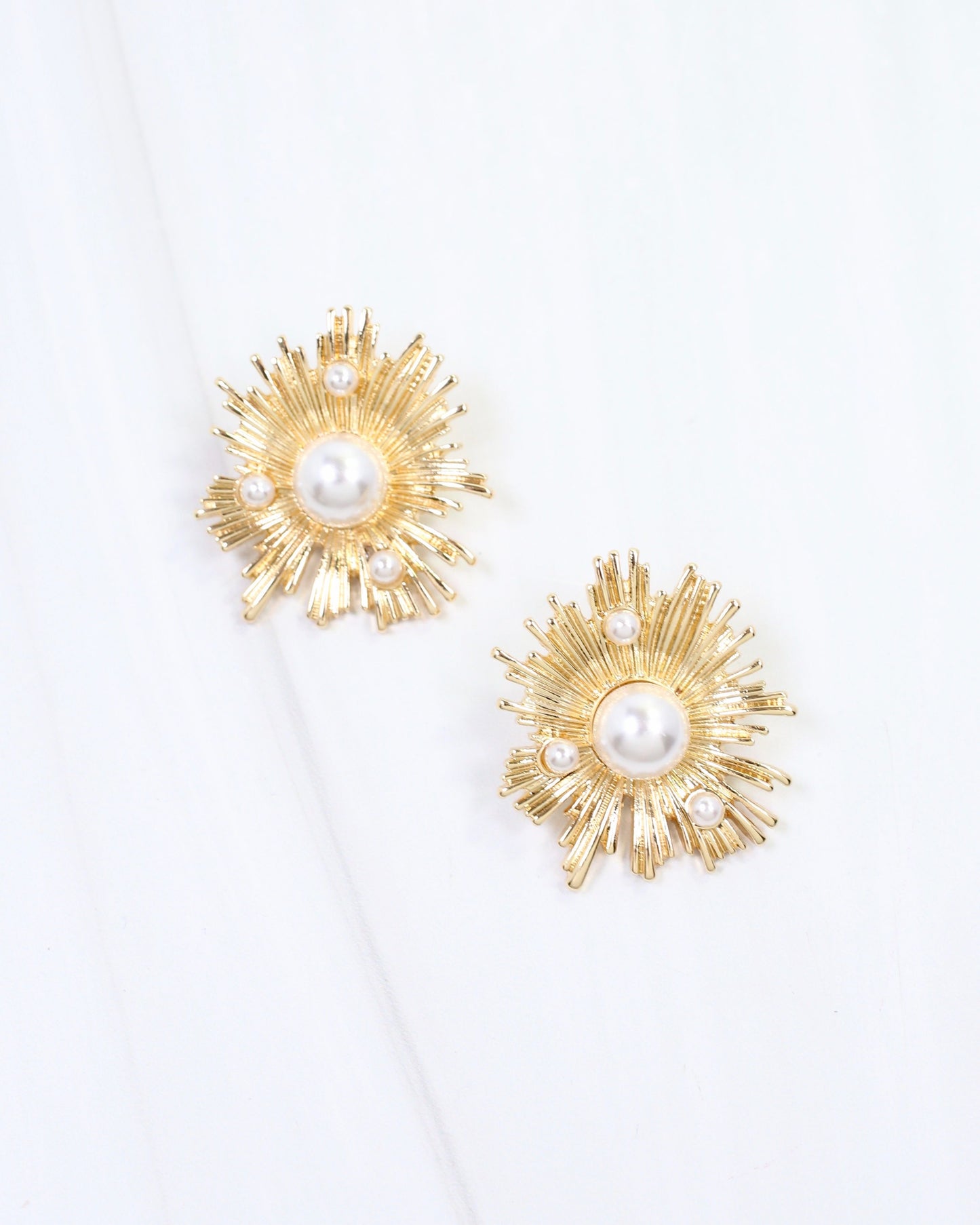 Alicia Pearl Sunburst Earring Gold