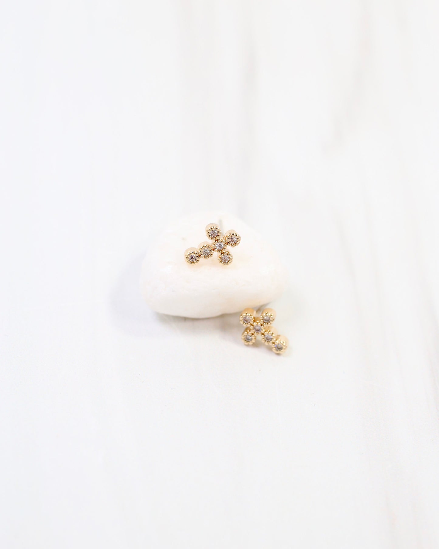 Royal Oak CZ Cross Stud Earring Gold