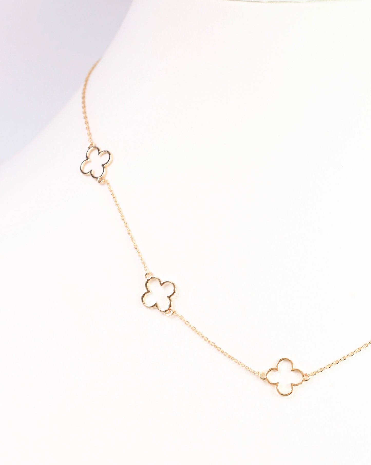 Dovie Clover Necklace Gold