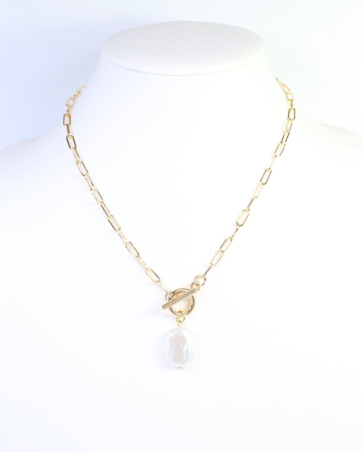 Balfour Pearl Toggle Necklace Gold