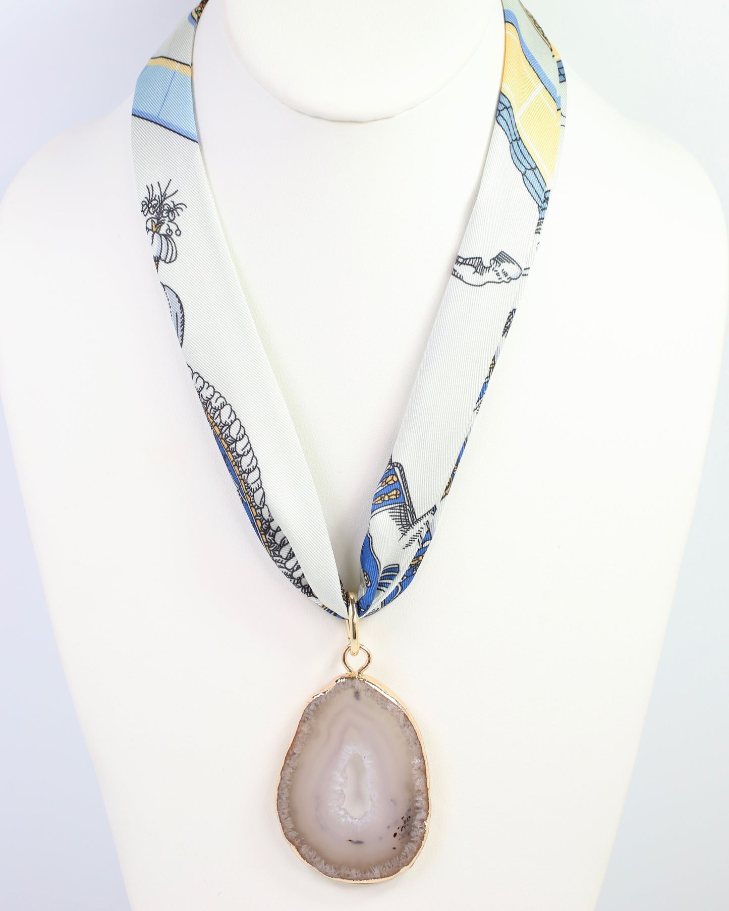 Antonio Agate Charm Gray