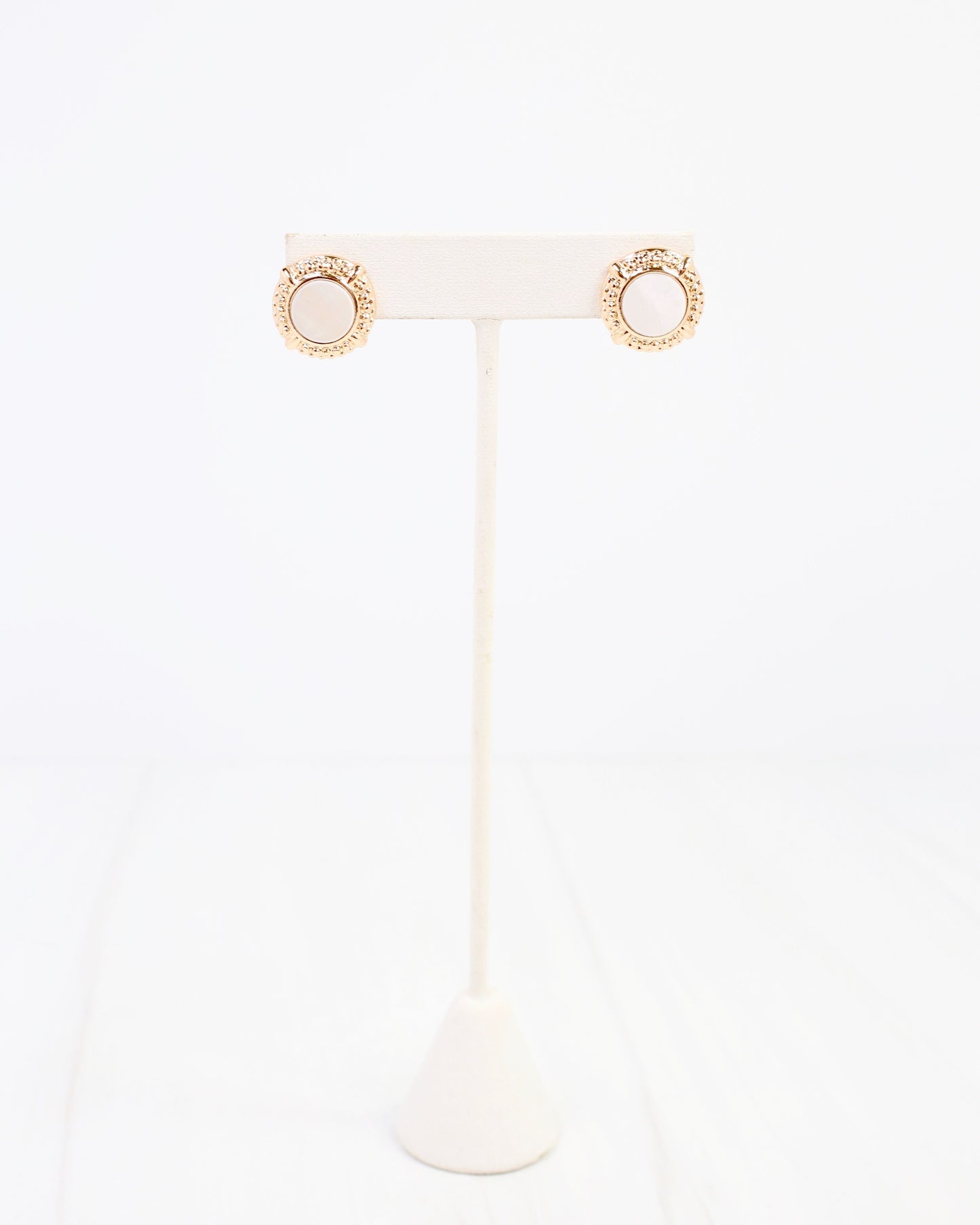 Carbondale Stud Earring Mother Of Pearl