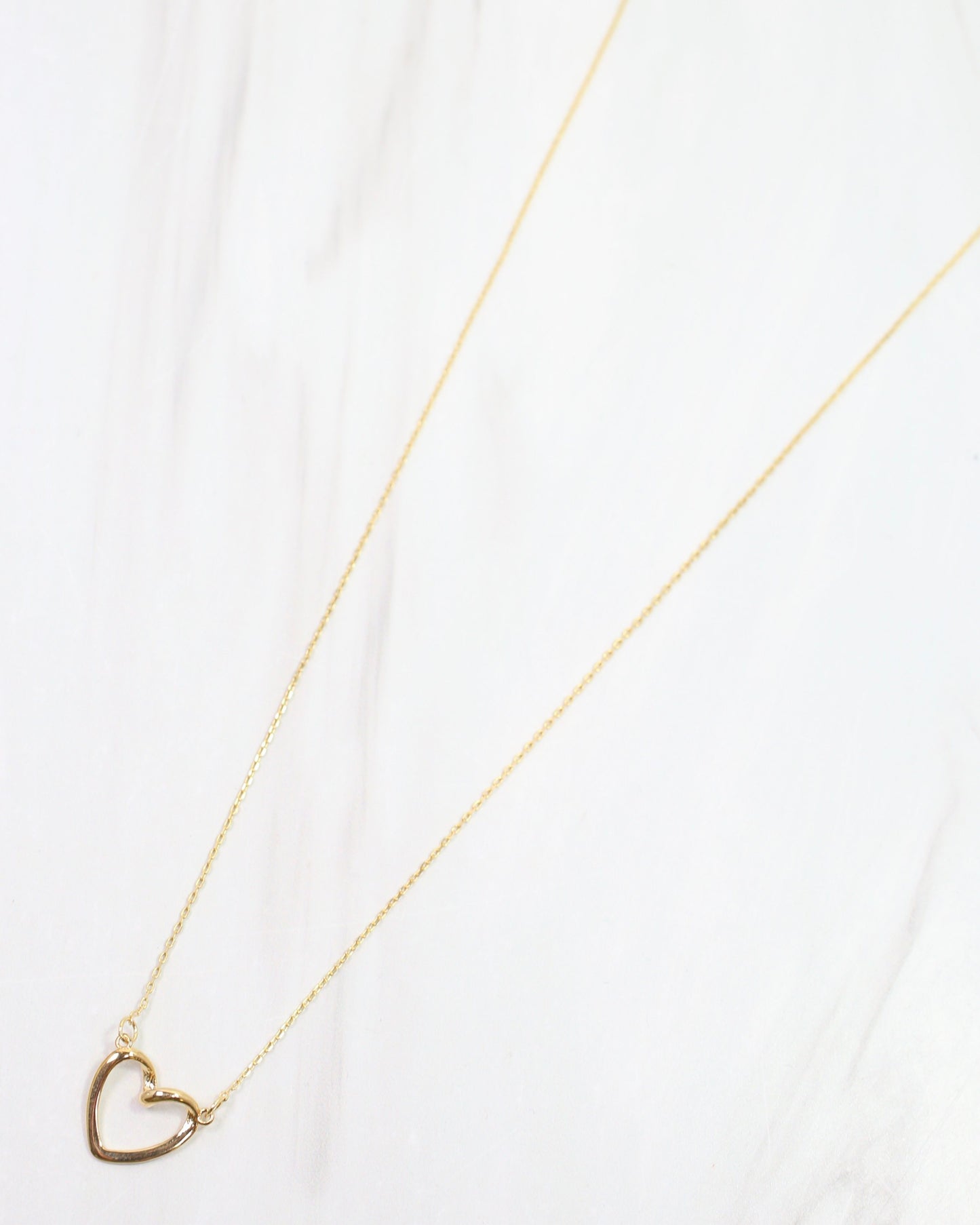Gala Twisted Heart Necklace WR Gold