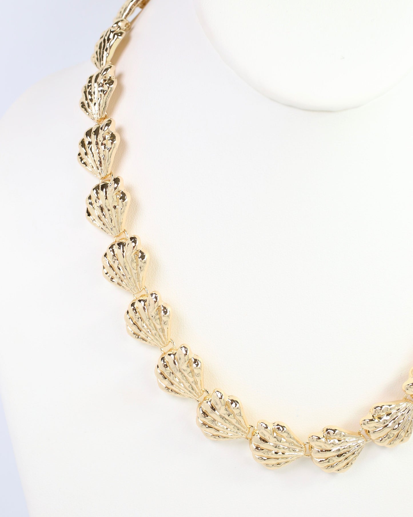 Windham Shell Link Necklace Gold