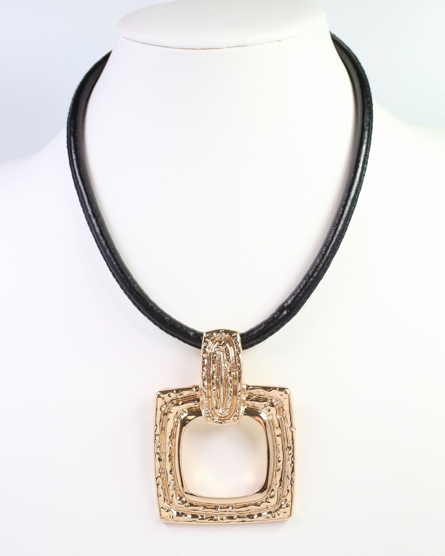 Henderson Cord Necklace with Large Pendant Gold