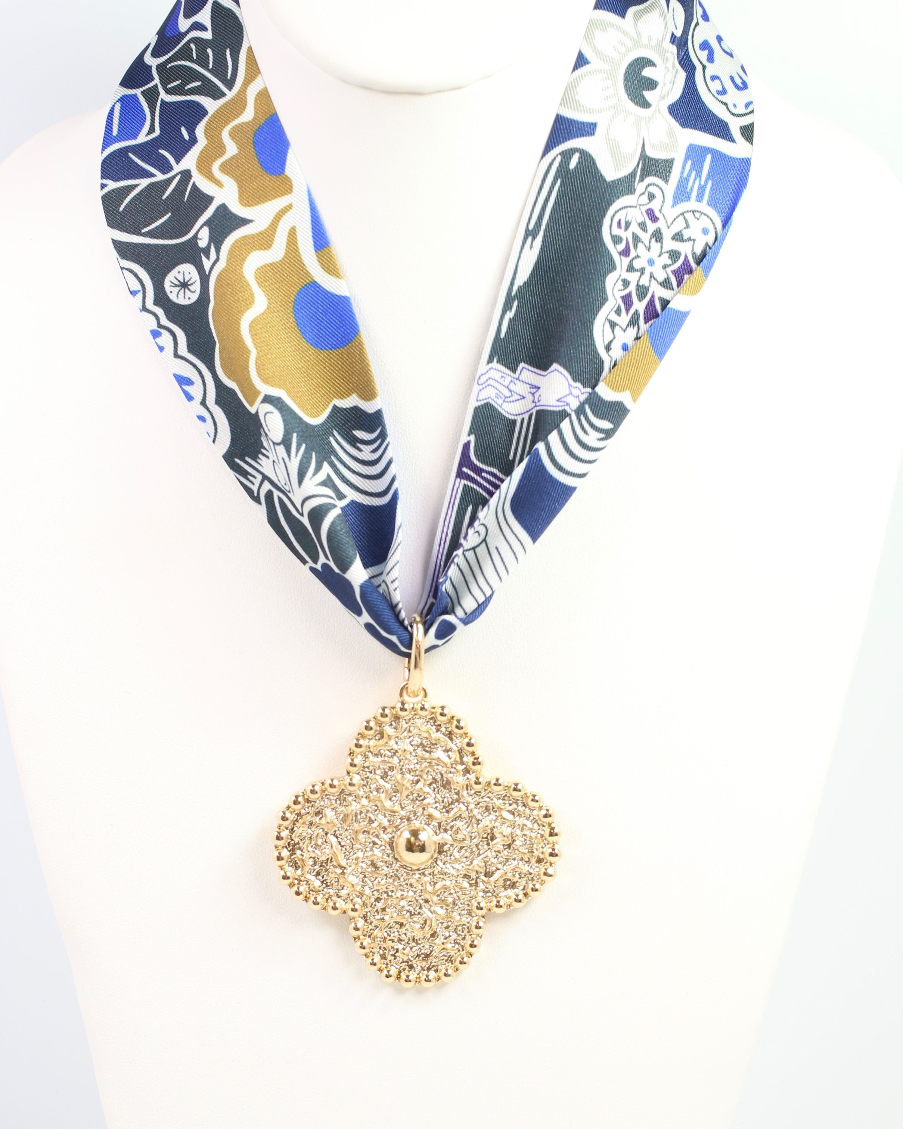 Camden Large Clover Charm Gold – Caroline Hill Wholesale