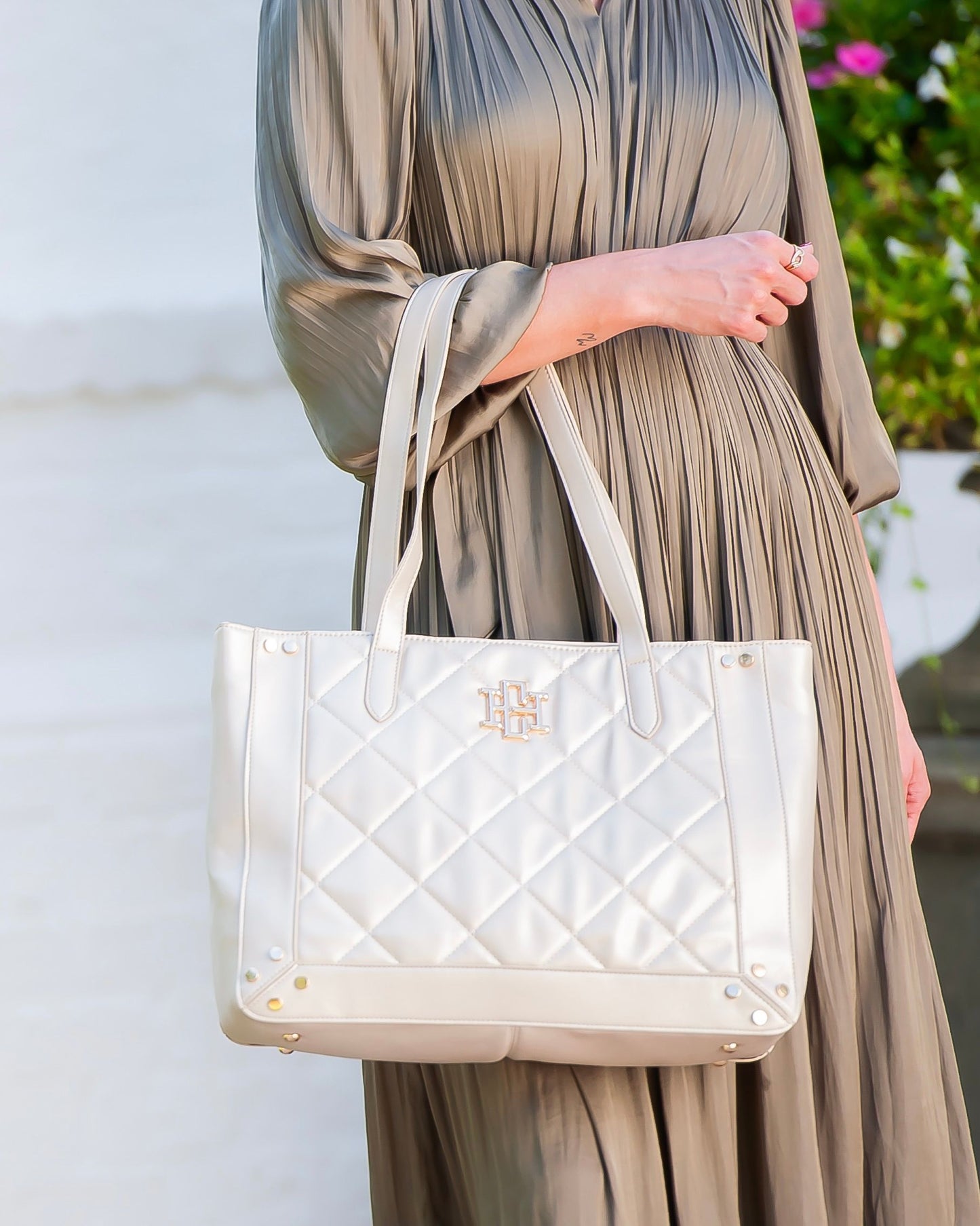 Sophie Zippered Tote Pearl LD