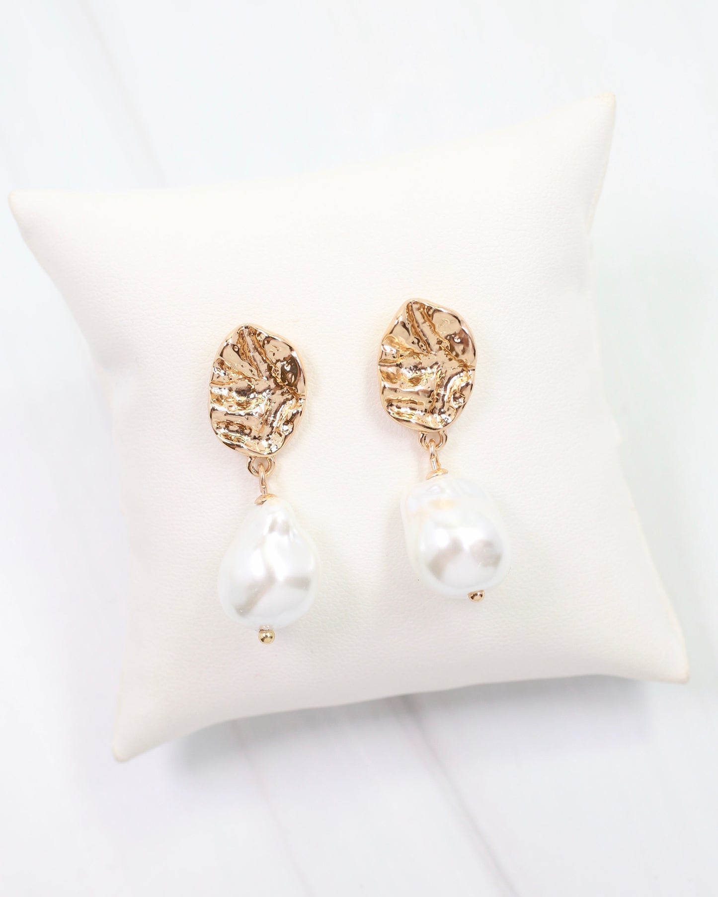 Eloise Baroque Pearl Drop Earring Gold