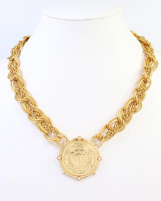 Edinburgh Medallion Pendant Necklace WRVG