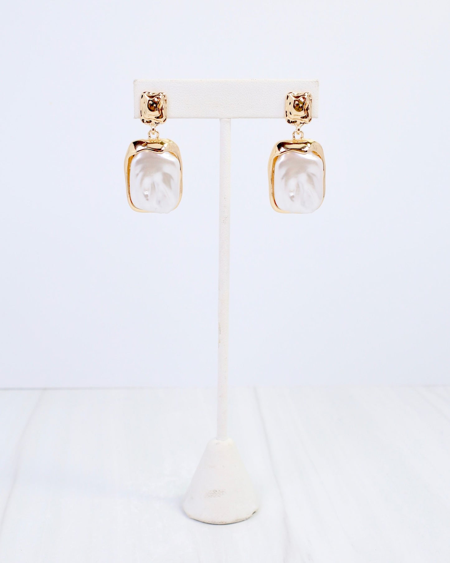 Alora Geometric Pearl Drop Earring Gold