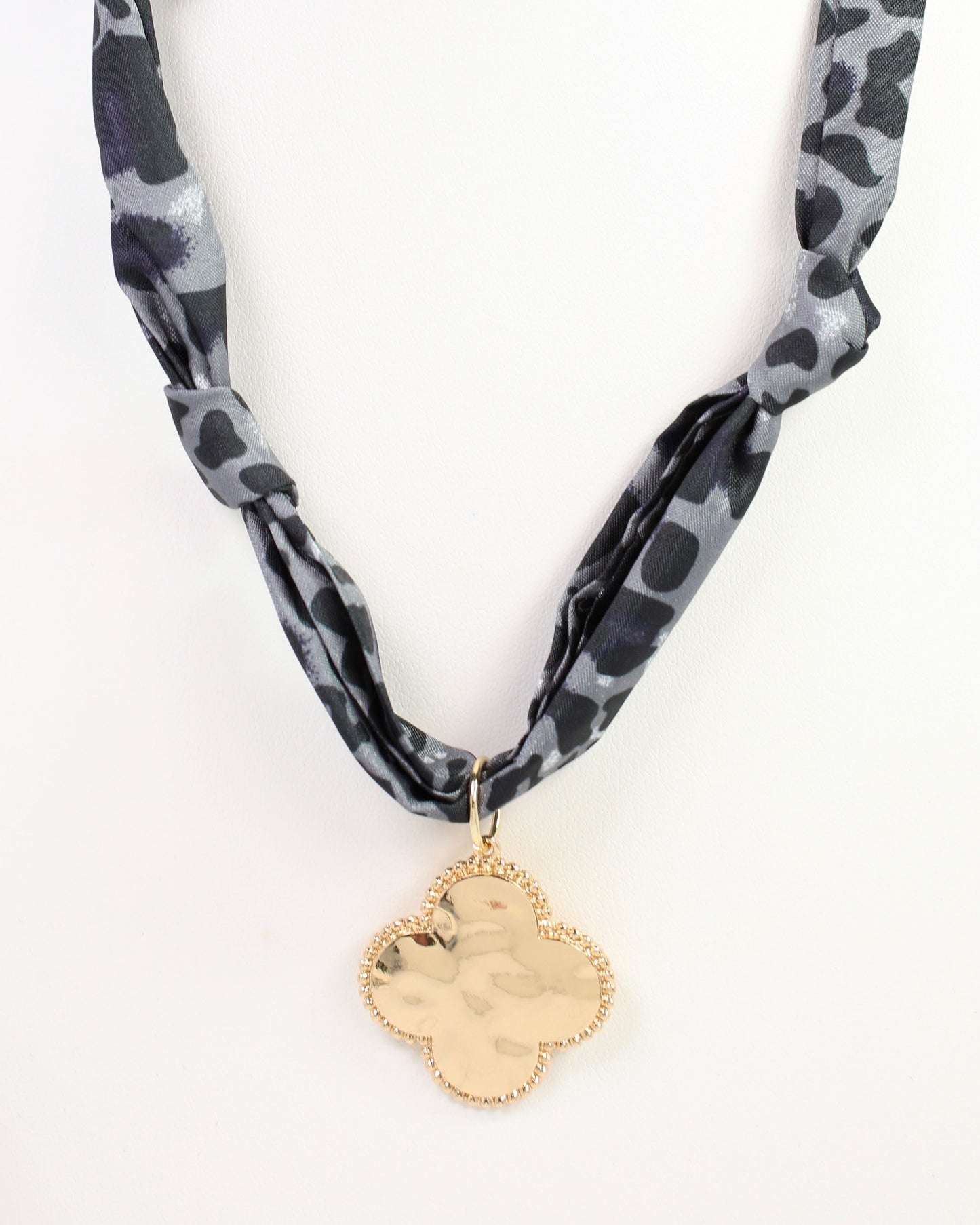 Moline Clover Charm Scarf Necklace Gray Leopard