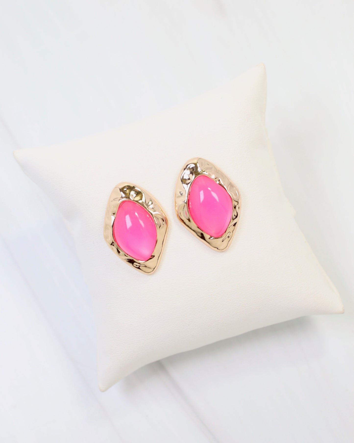 Madrid Hammered Gold Trim Earring Hot Pink