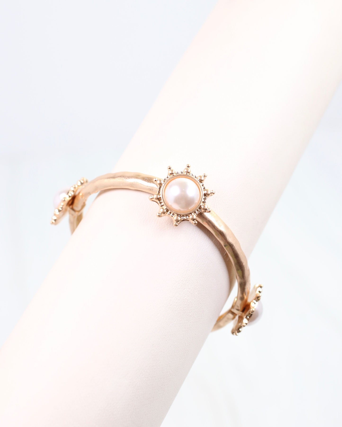 Macquarie Pearl Hammered Stretch Bracelet Worn Gold