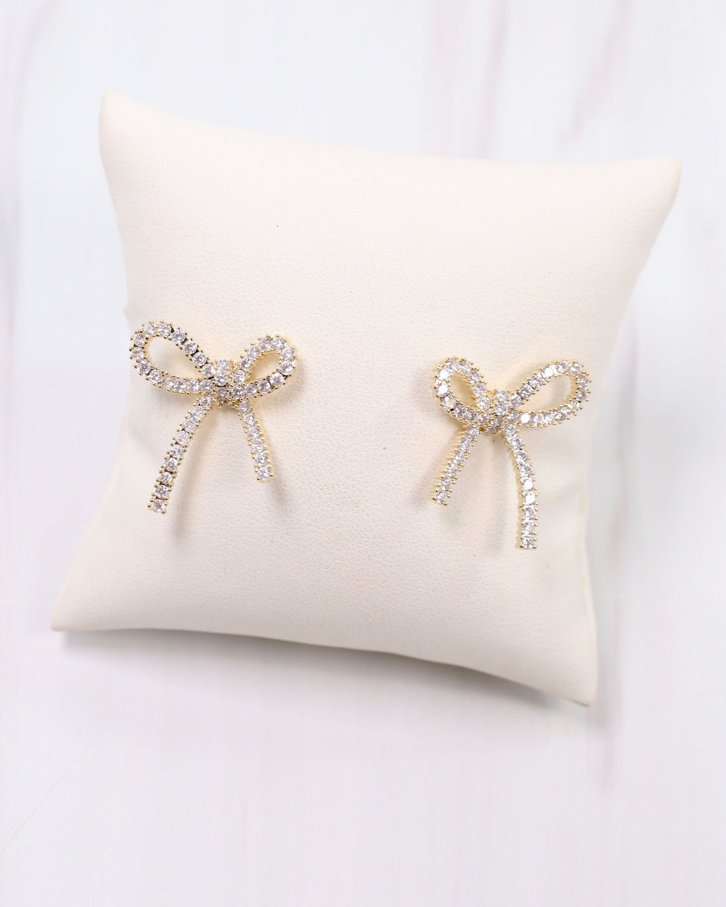 Calla Crystal Bow Stud Gold