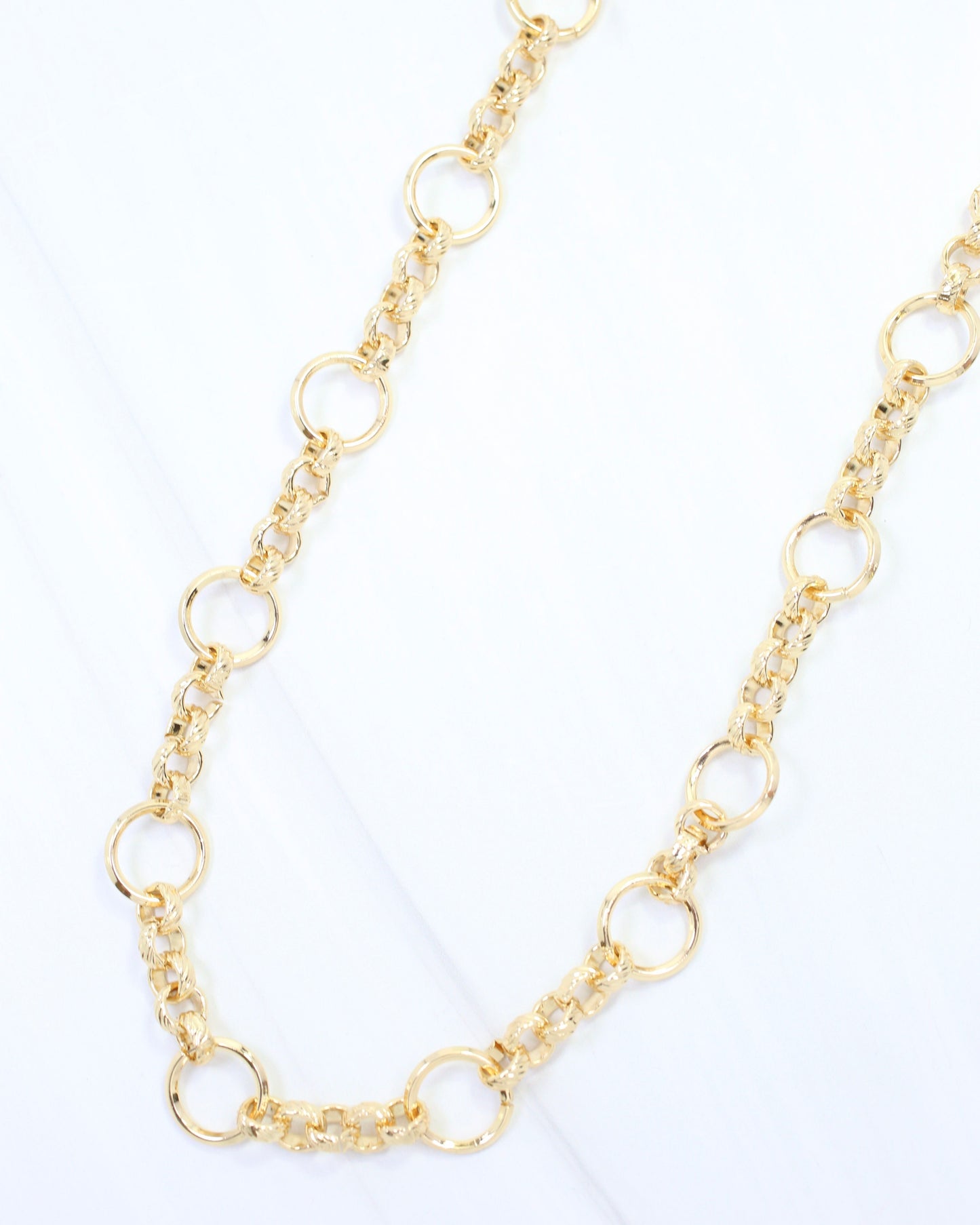 Karis Circle Chain Necklace Gold