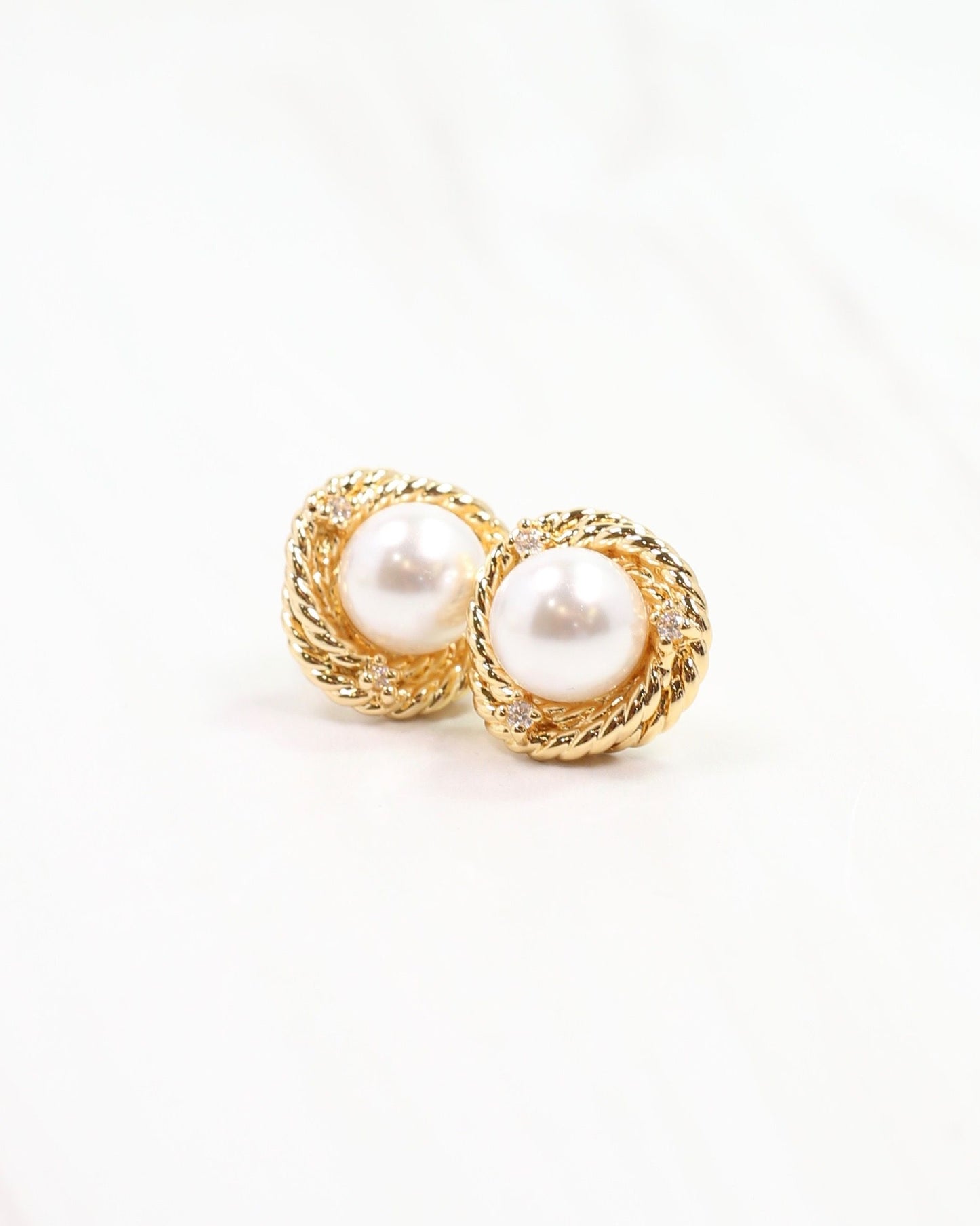 Karie Pearl Stud Earring Gold