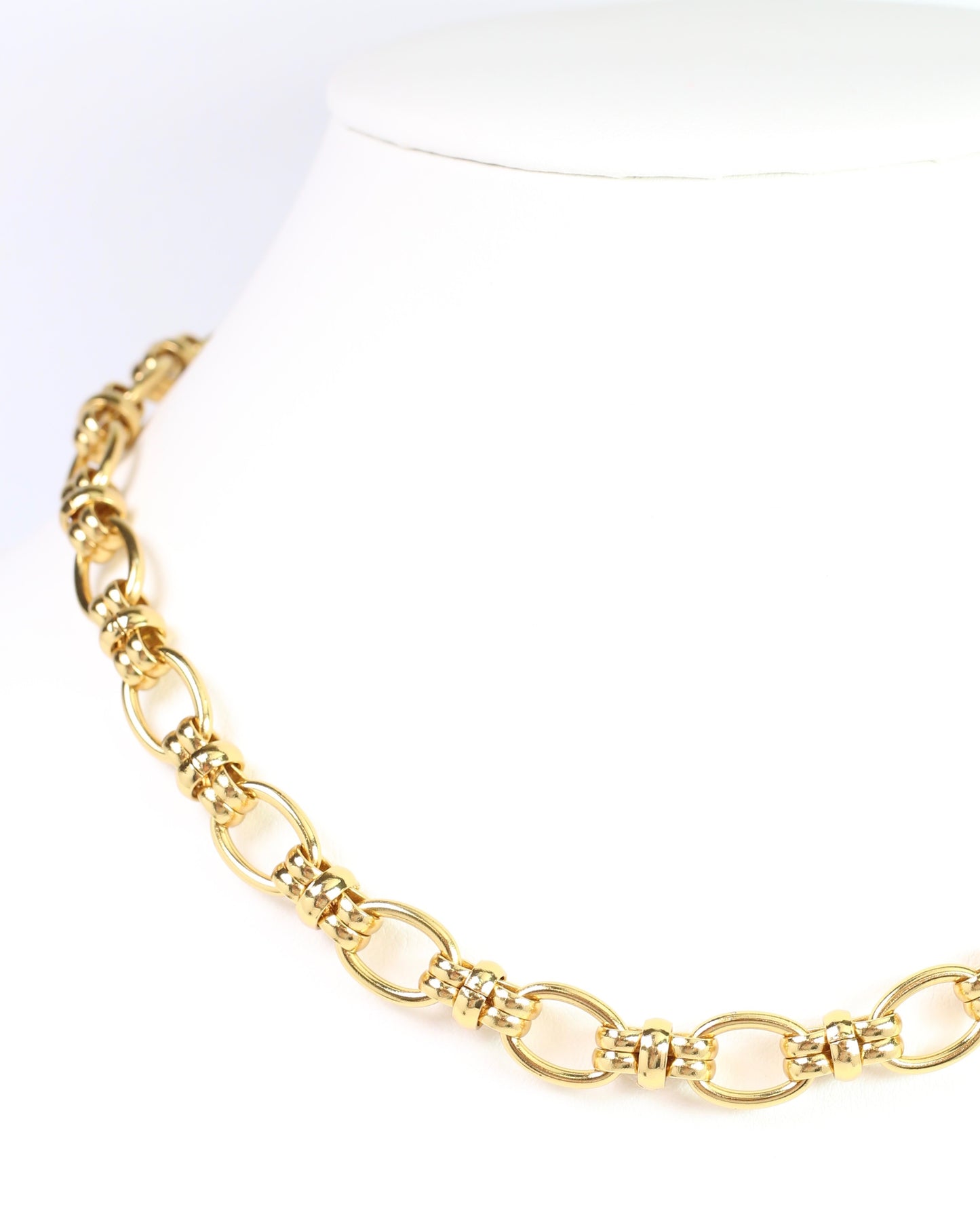 Osterly Oval Link Necklace Gold