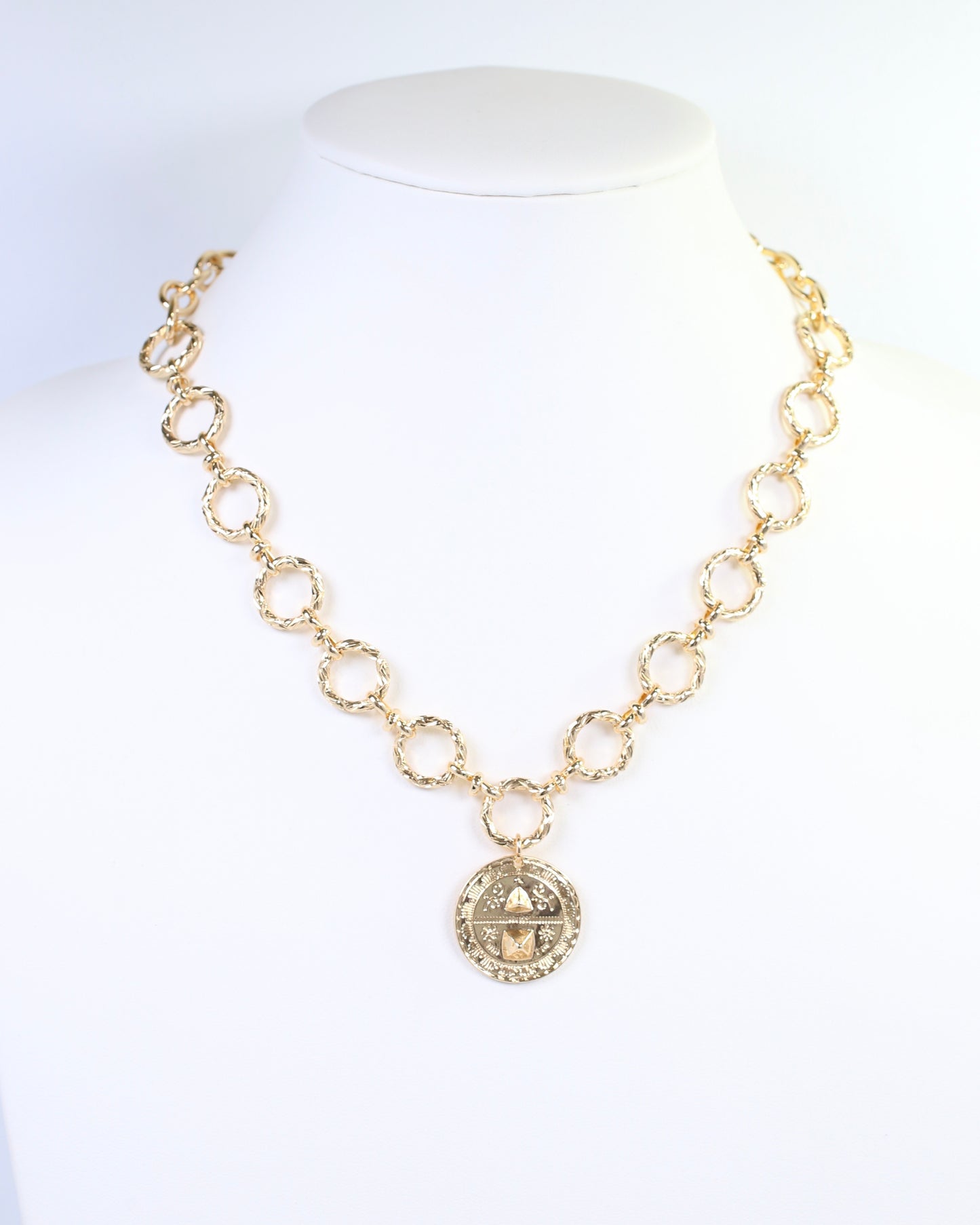 Annalee Textured Link Coin Necklace Gold