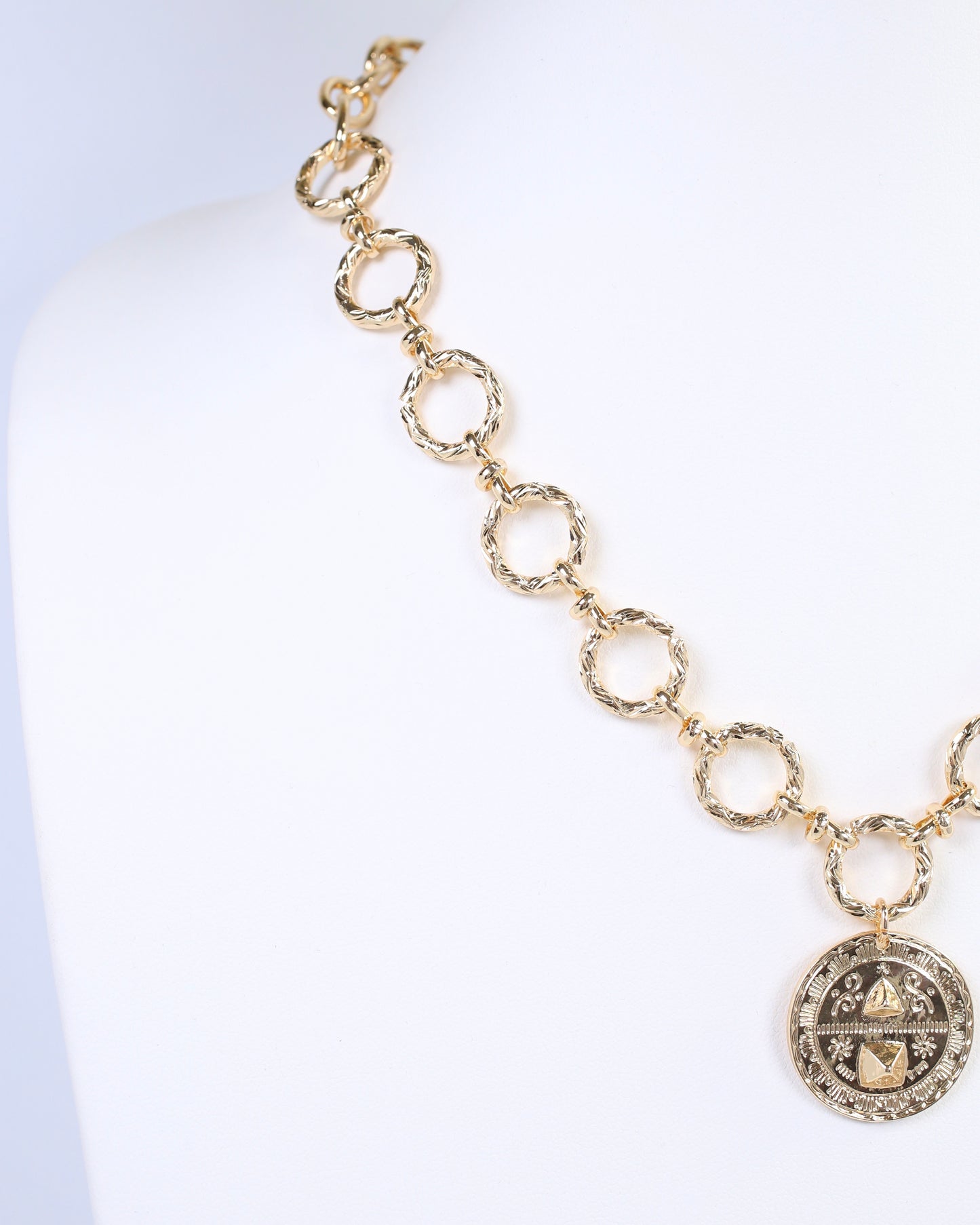 Annalee Textured Link Coin Necklace Gold