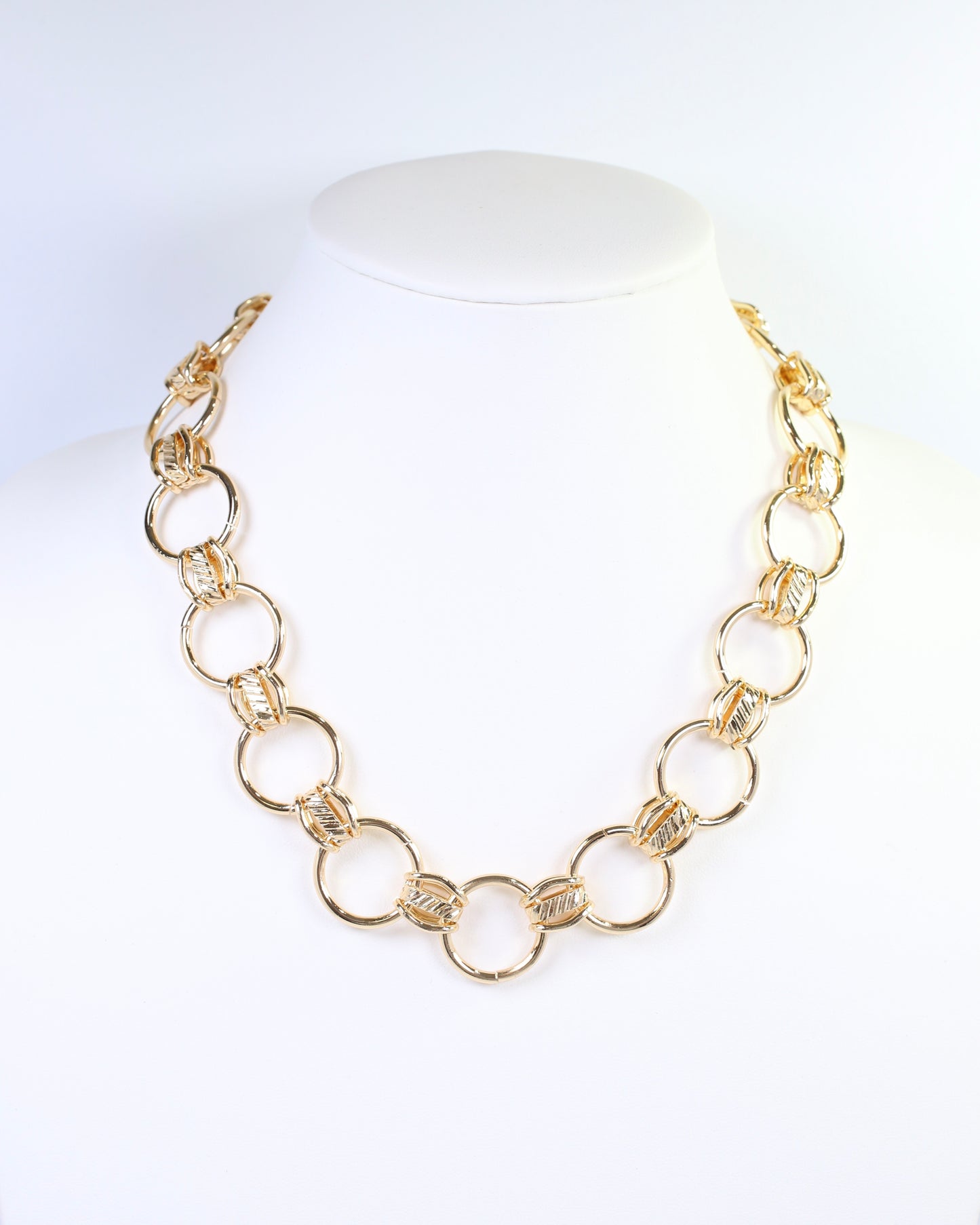 Amie Round Link Chain Necklace Gold