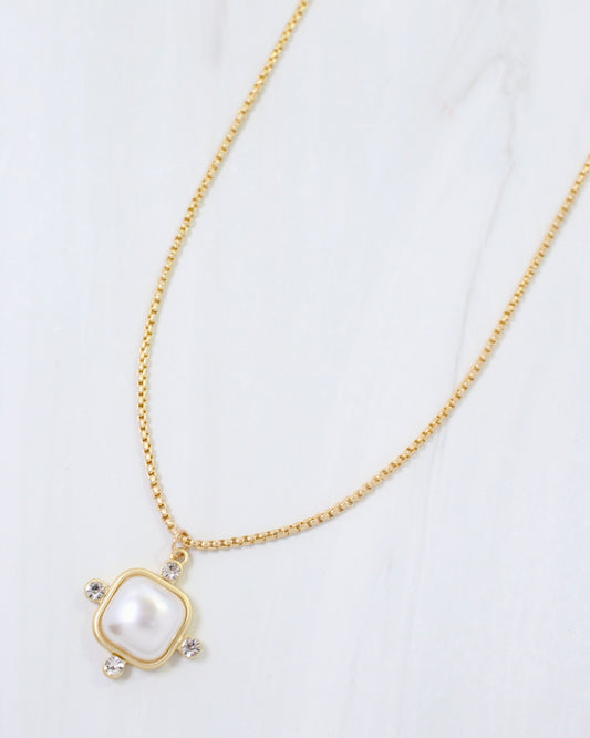 Belen Square Pearl Necklace Matte Gold