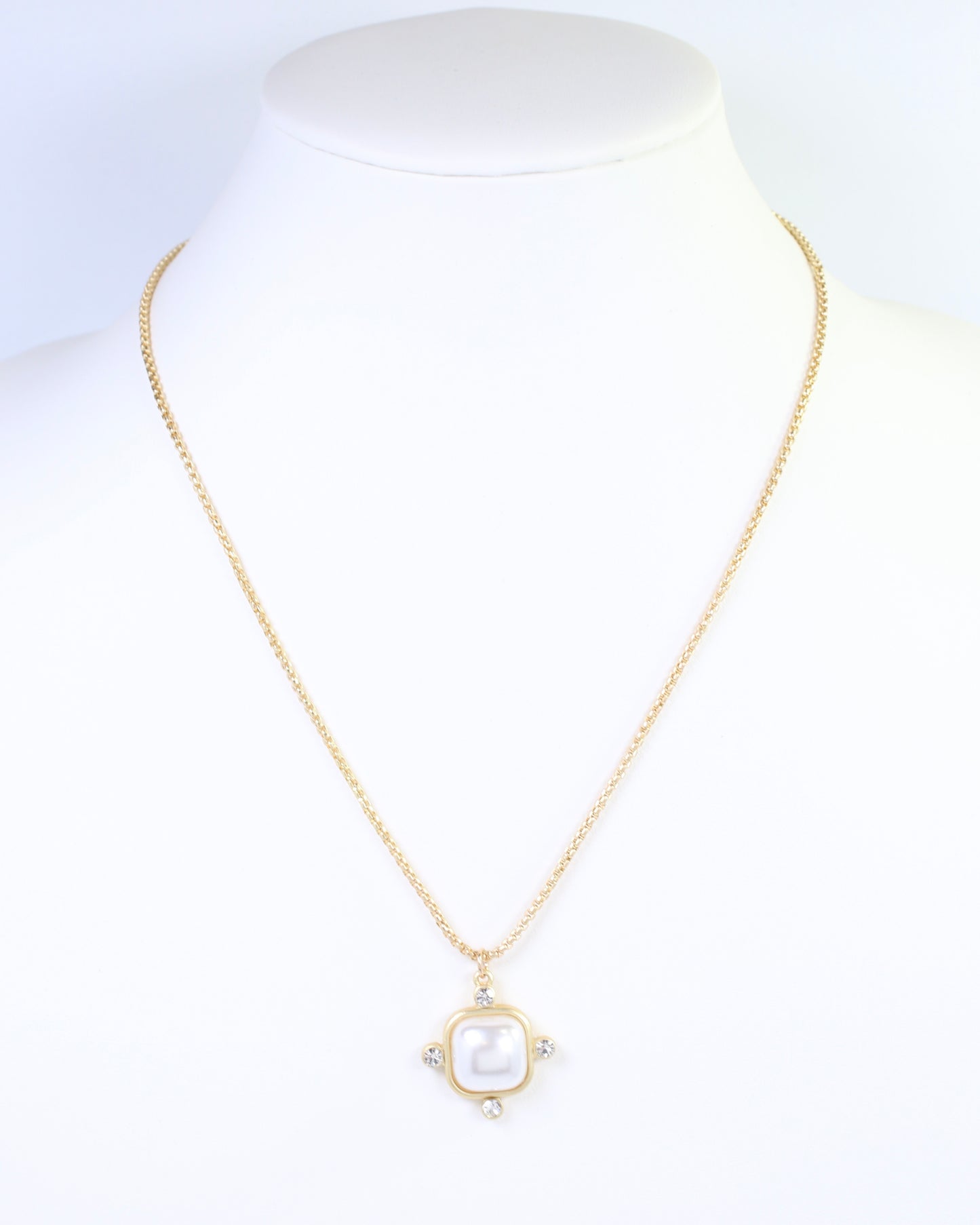 Belen Square Pearl Necklace Matte Gold