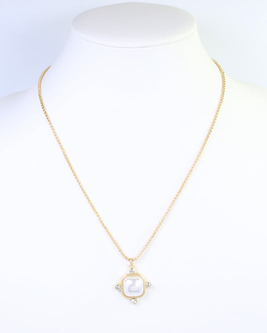 Belen Square Pearl Necklace Matte Gold