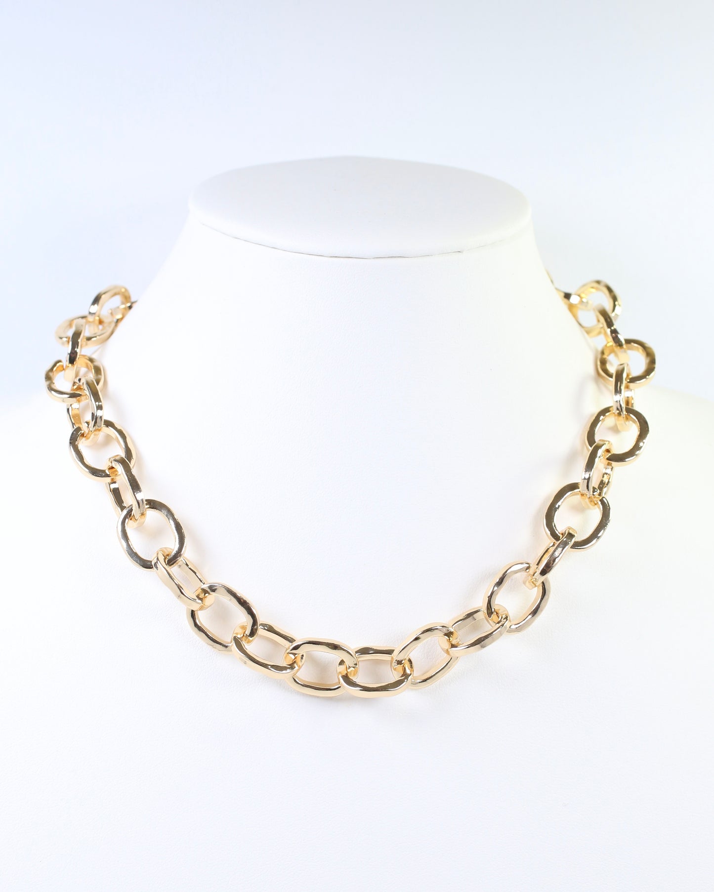 Bexley Oval Link Toggle Necklace Gold