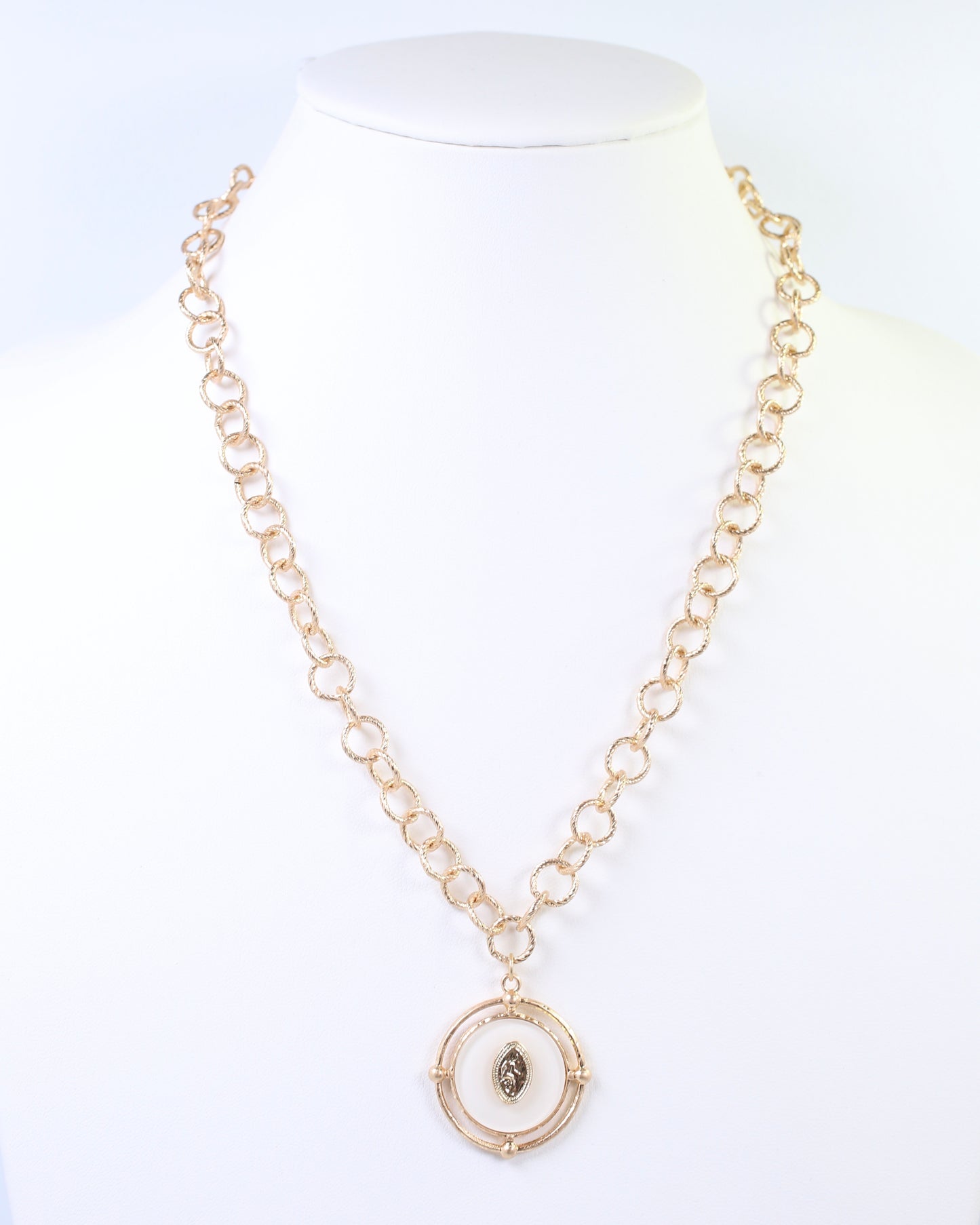 Moree Circle Pedant Link Necklace White