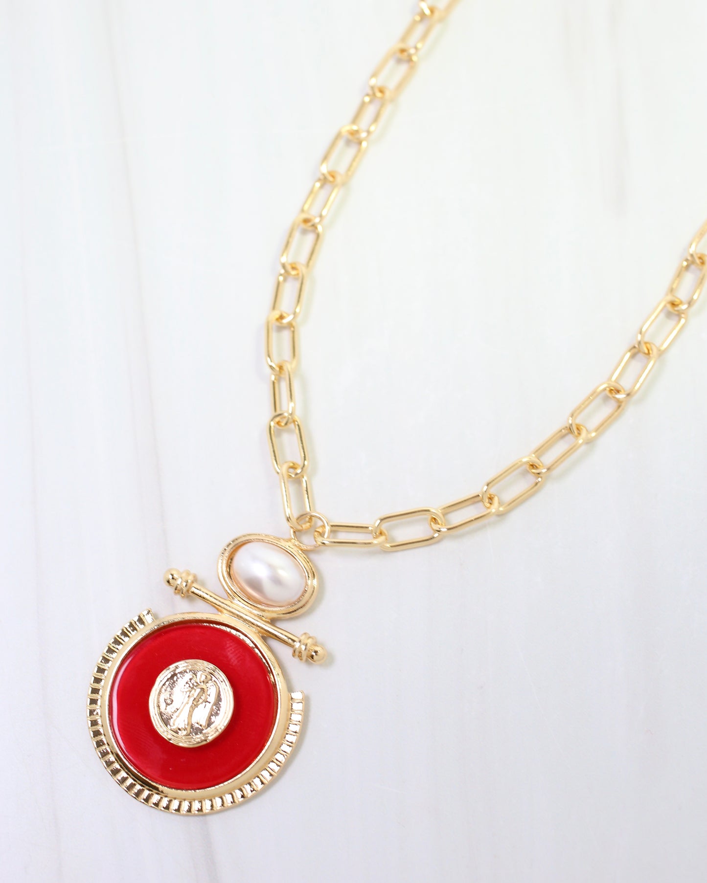 Moru Circle Pendant Necklace Red