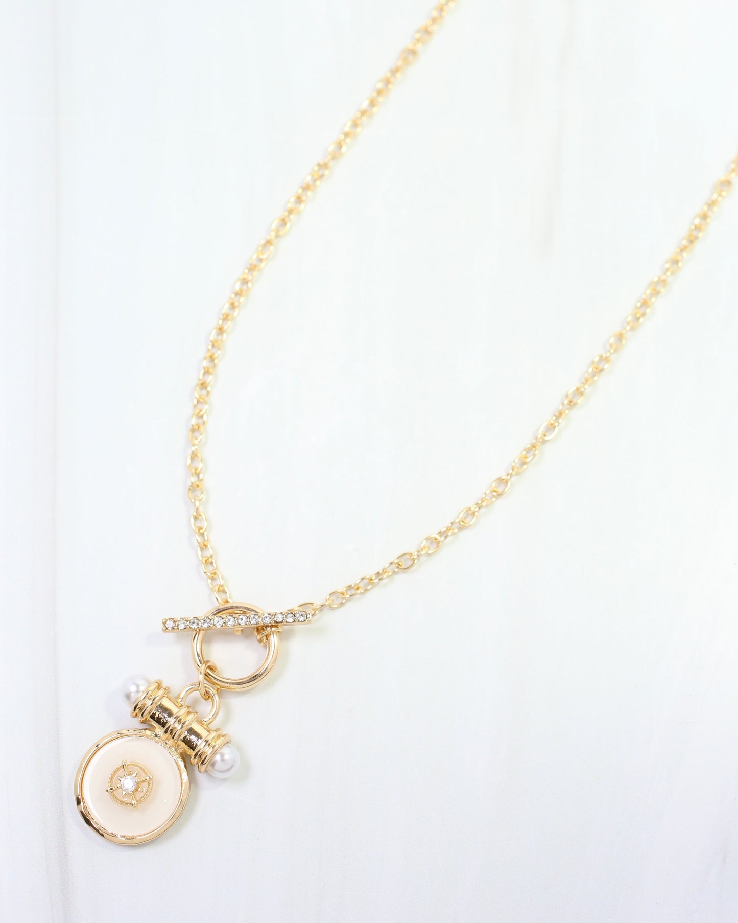 Kurri Circle Drop Necklace White