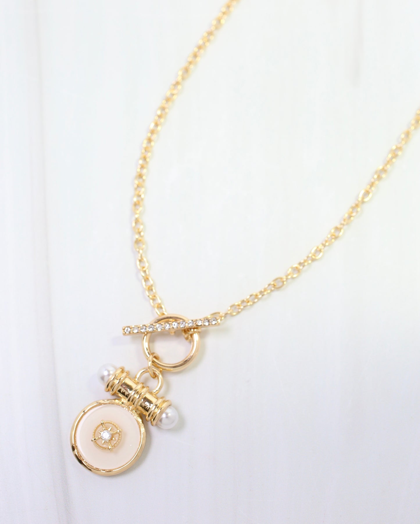 Kurri Circle Drop Necklace White