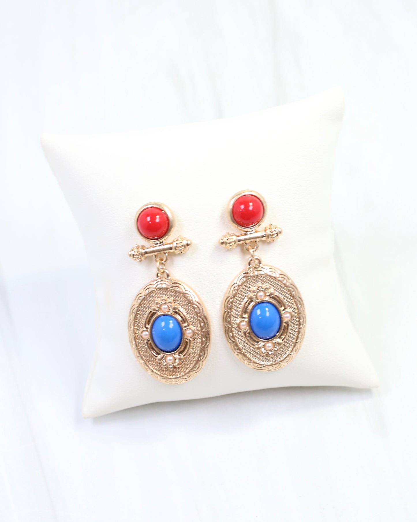 Beyan Oval Drop Earring Blue Red