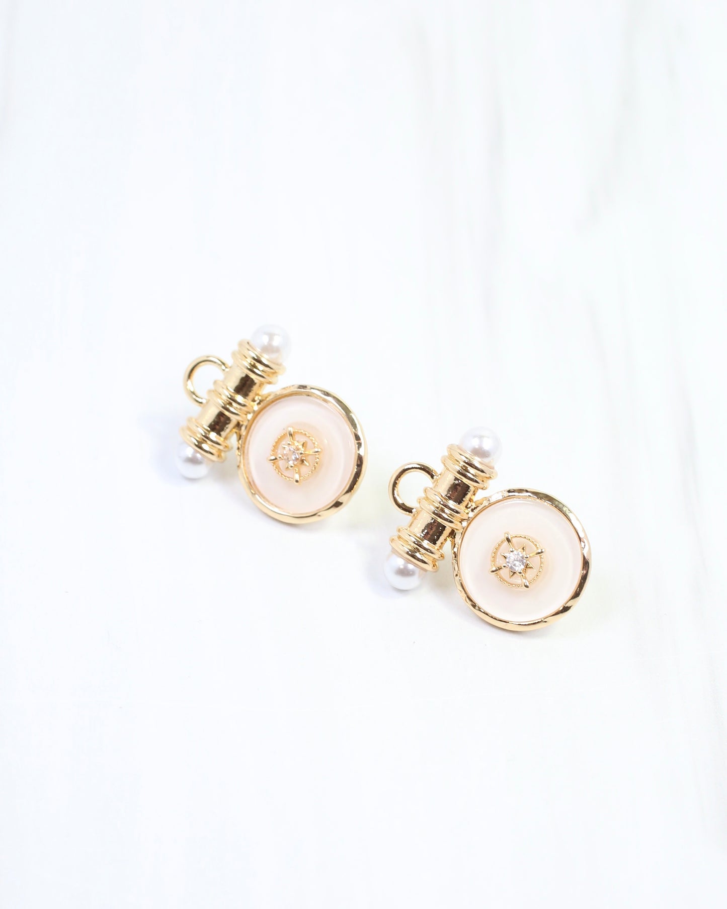 Kurri Circle Drop Earring White