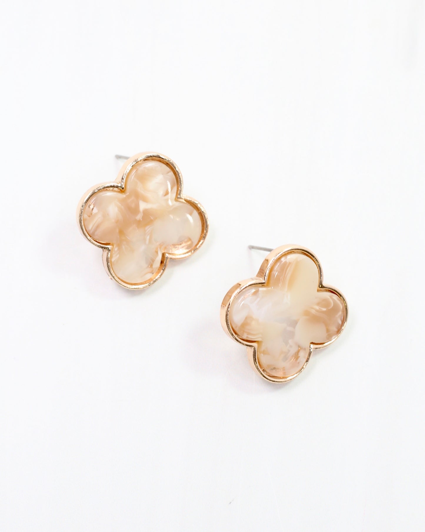 Mazie Clover Stud Earring Natural
