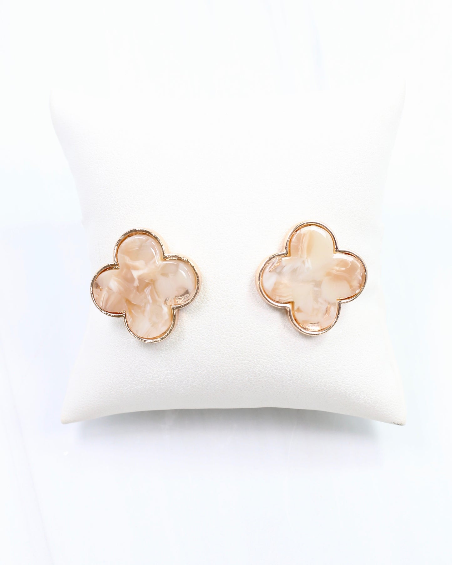Mazie Clover Stud Earring Natural