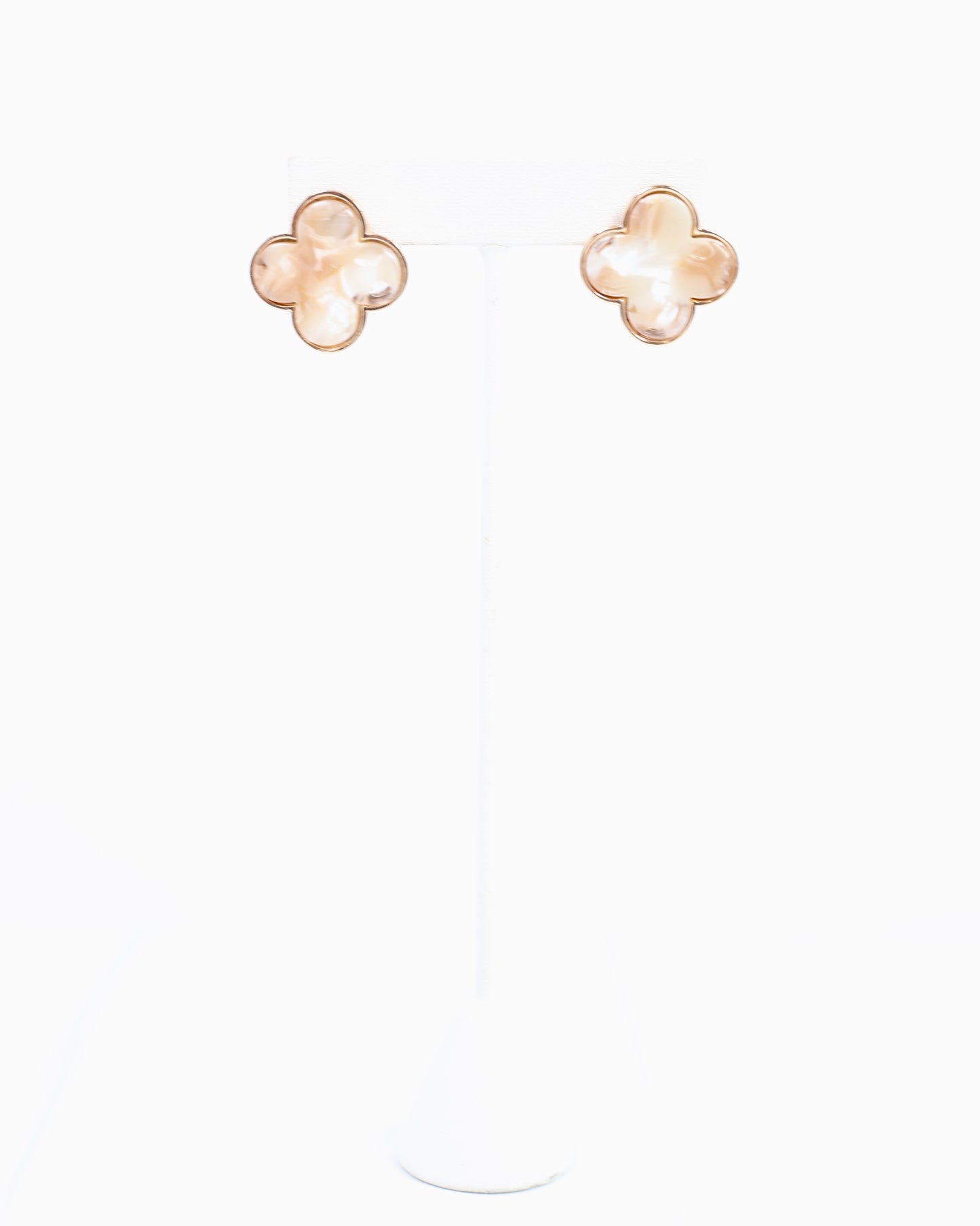 Mazie Clover Stud Earring Natural