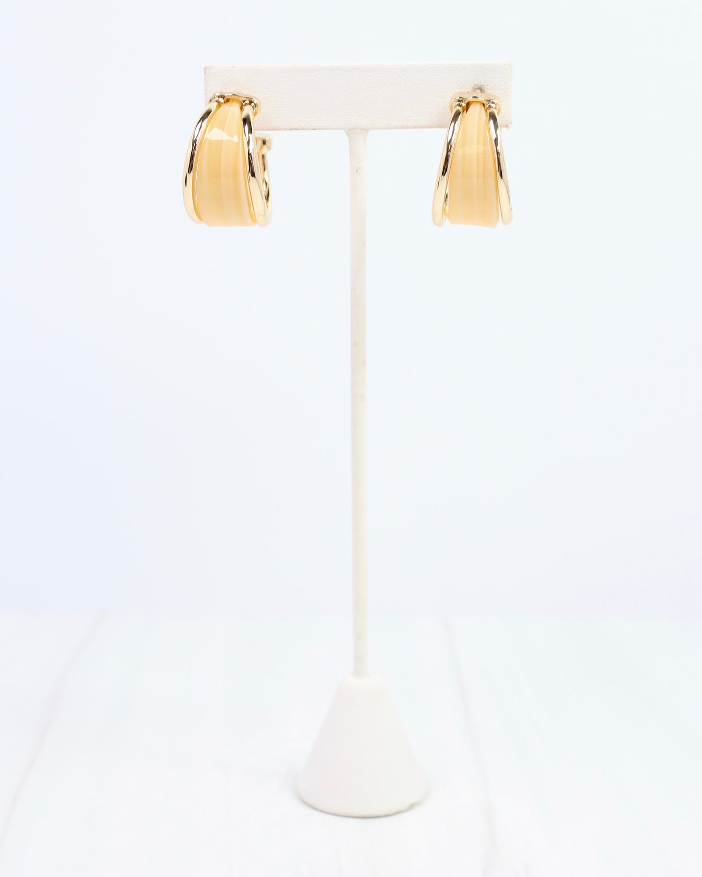 Daphne Gold Trimmed Hoop Natural