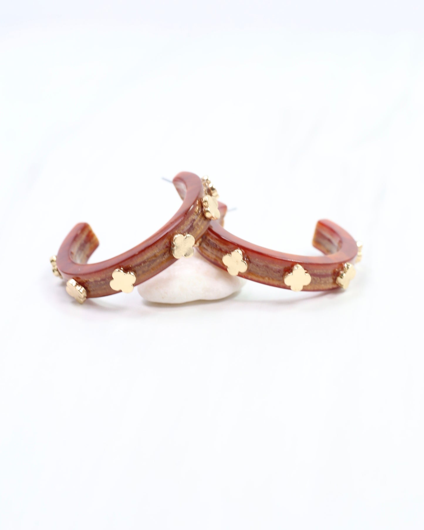 Bellamy Clover Hoop Earring Nat Tortoise