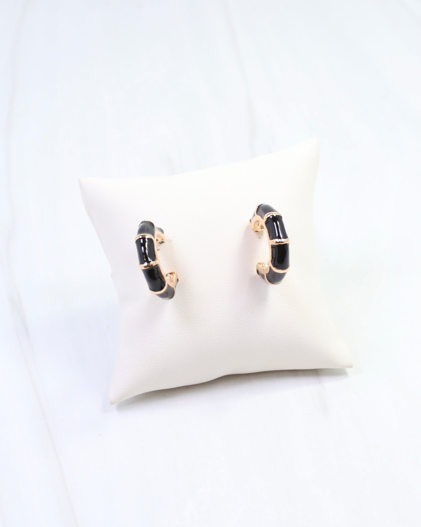 Britt Bamboo Enamel Hoop Earring Black