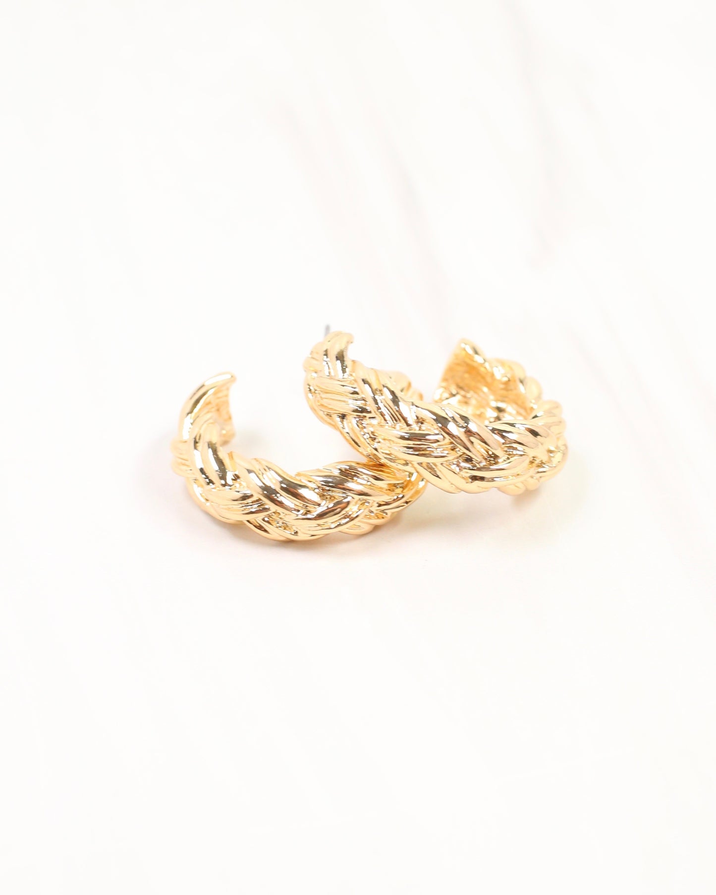 Tinley Twisted Hoop Earring Gold