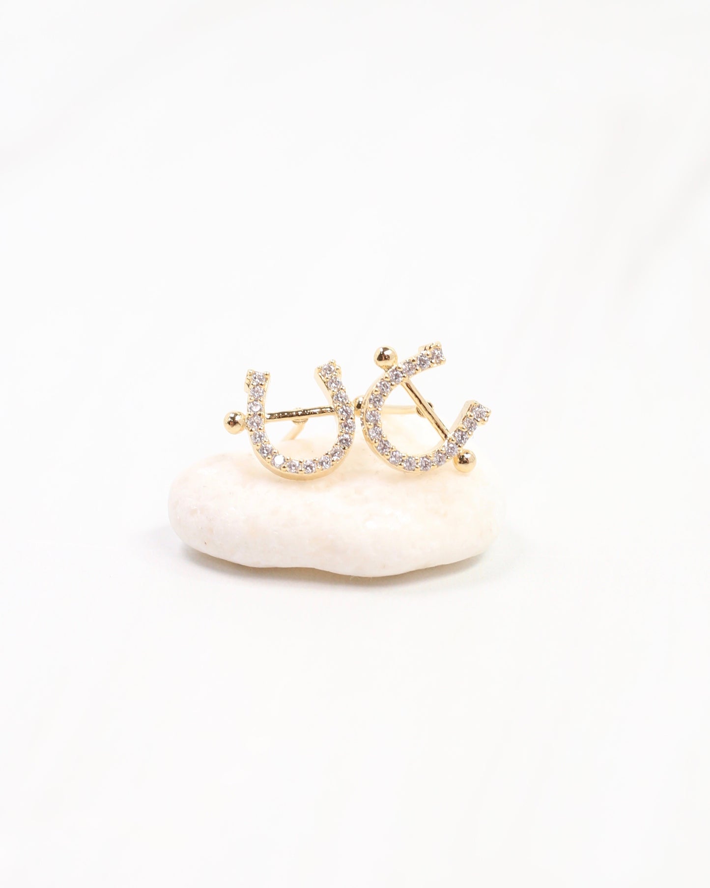 Haney Pave Horsebit Stud Gold