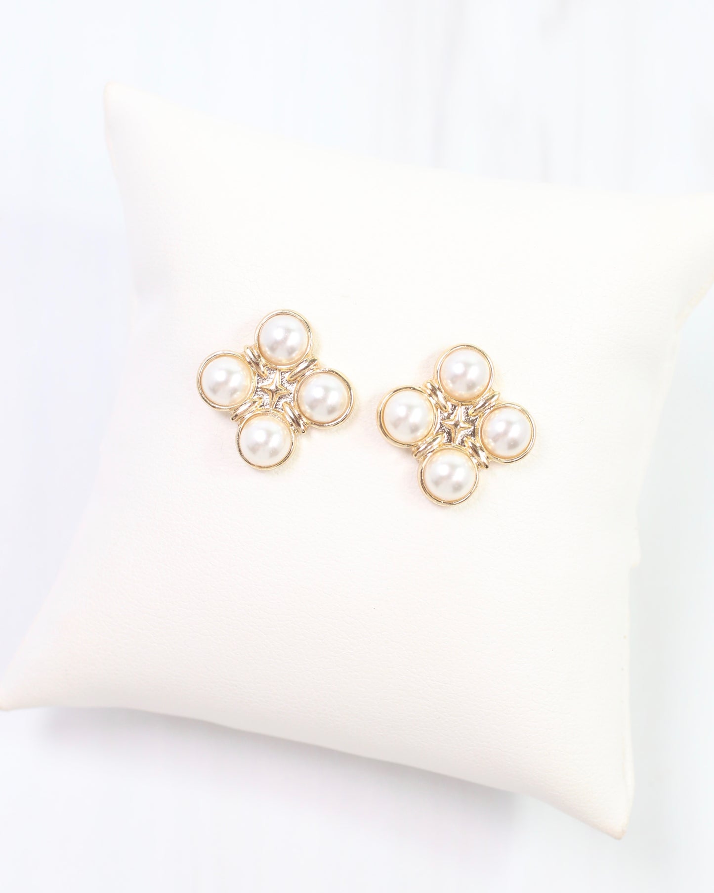 Shearer Pearl Earring Cream