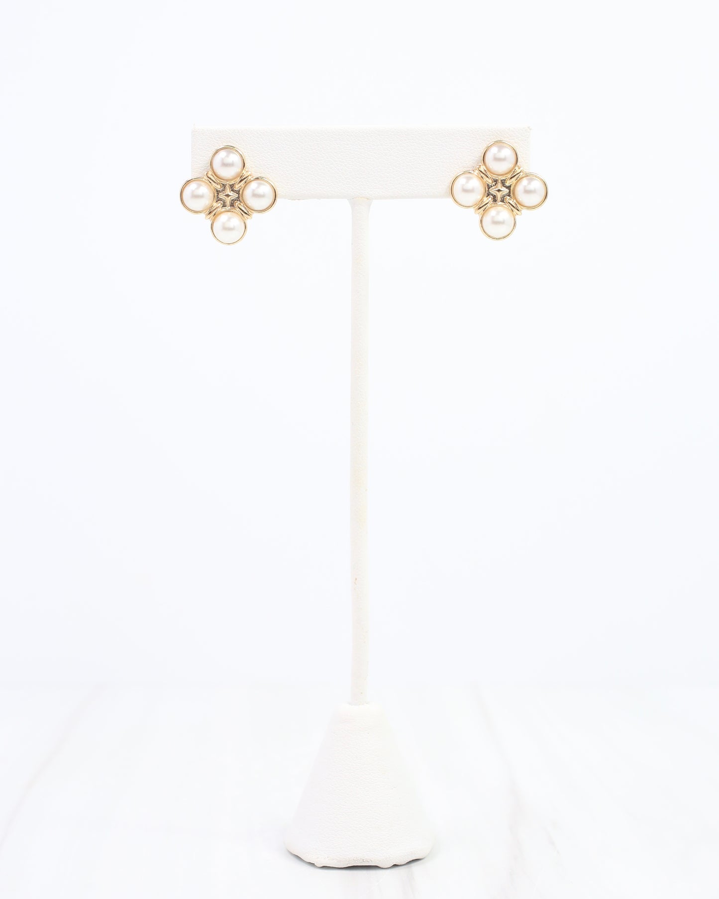 Shearer Pearl Earring Cream