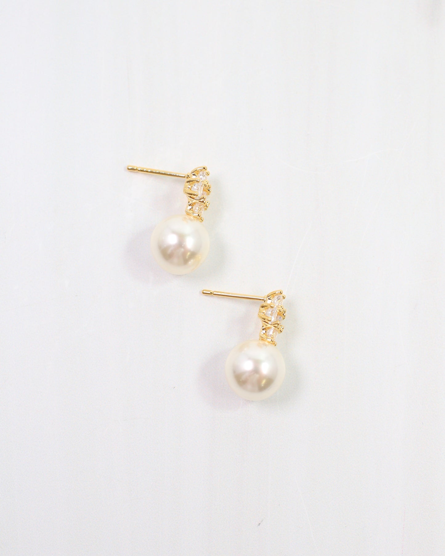 Claire CZ and Pearl Earring Gold