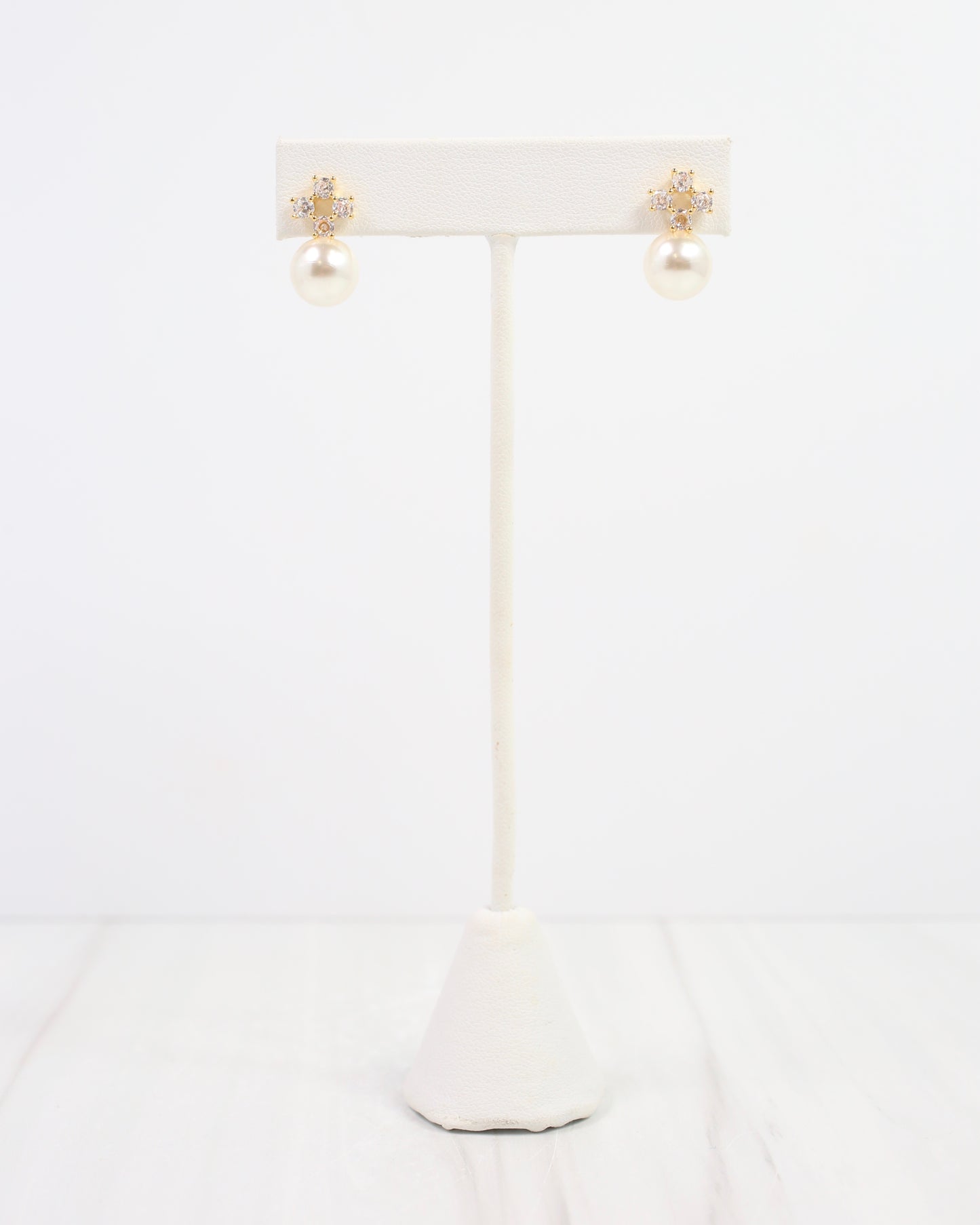 Claire CZ and Pearl Earring Gold